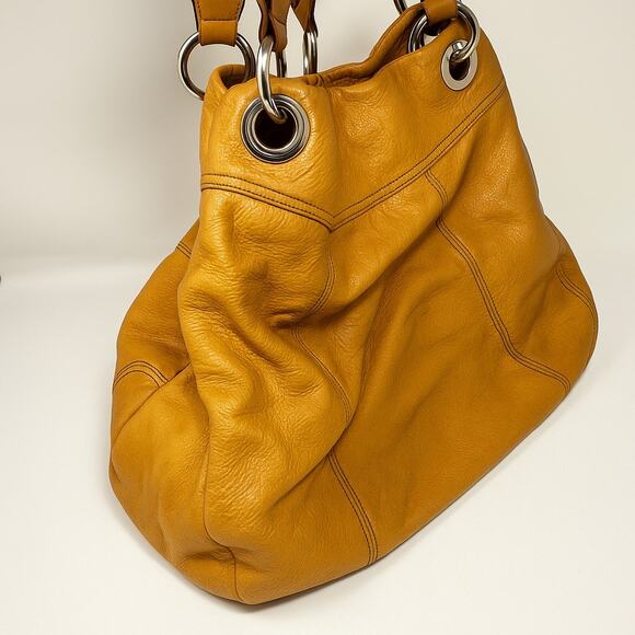 B. Makowsky Chicago Sid Leather Shoulder Bag - Picture 5 of 9